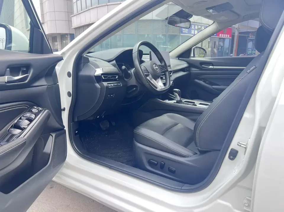 Nissan Altima Sound of nature 2022 2.0L XL-TLS Enjoy Edition 2023 — thumbnail 5