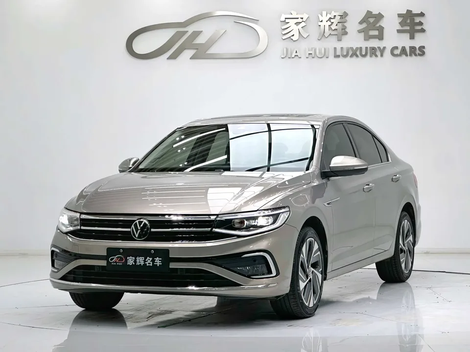 Volkswagen Bora Bora 2023 300TSI DSG Premium Edition 2023 — photo 1, buy with delivery to Moscow