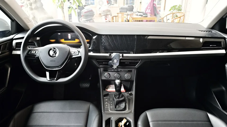 Volkswagen Lavida Lavida 2021 1.5L Automatic Comfort Edition 2022 — thumbnail 5