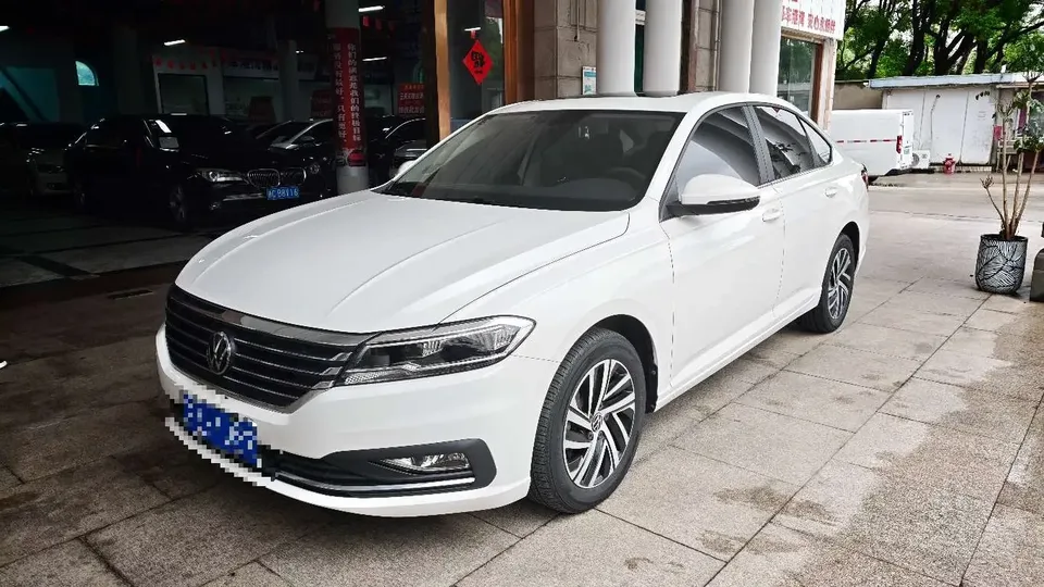 Volkswagen Lavida Lavida 2021 1.5L Automatic Comfort Edition 2022 — photo 1, buy with delivery to Moscow
