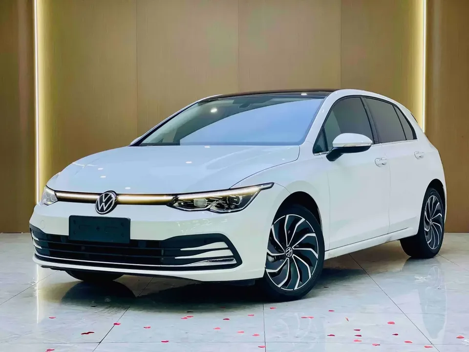 Volkswagen Golf golf 2021 280TSI DSG R-Line 2023 — photo 1, buy with delivery to Moscow