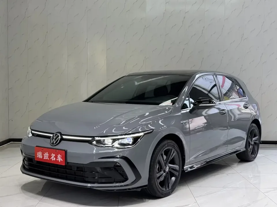 Volkswagen Golf golf 2023 280TSI DSG R-Line Lite 2023 — фото 1, купить с доставкой в Москву