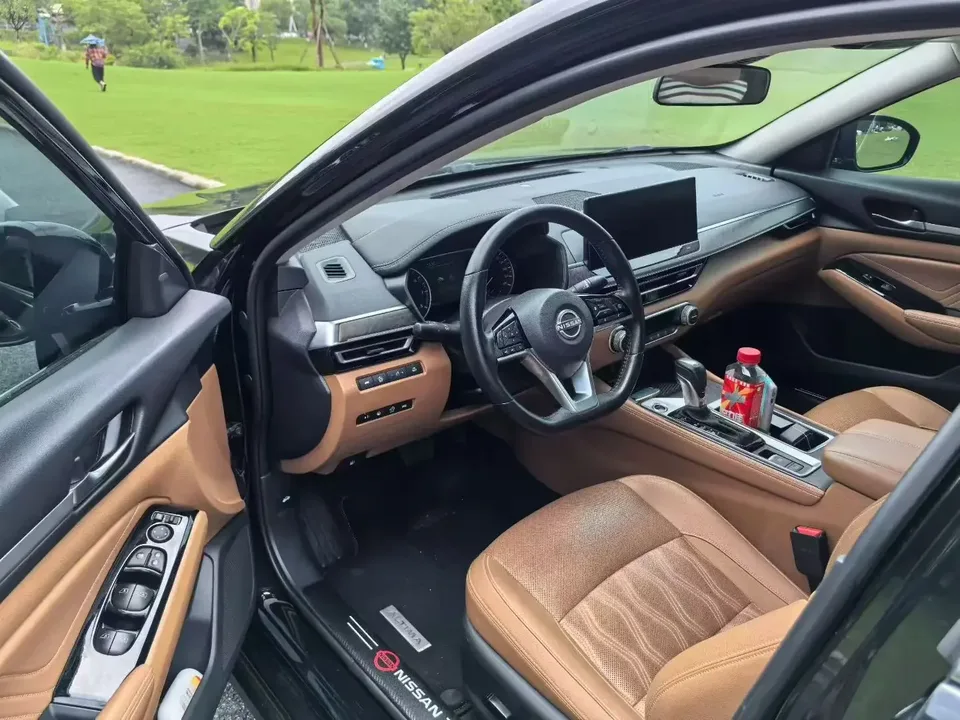 Nissan Altima Sound of nature 2022 2.0L XL-Upr Premium Edition 2023 — thumbnail 5