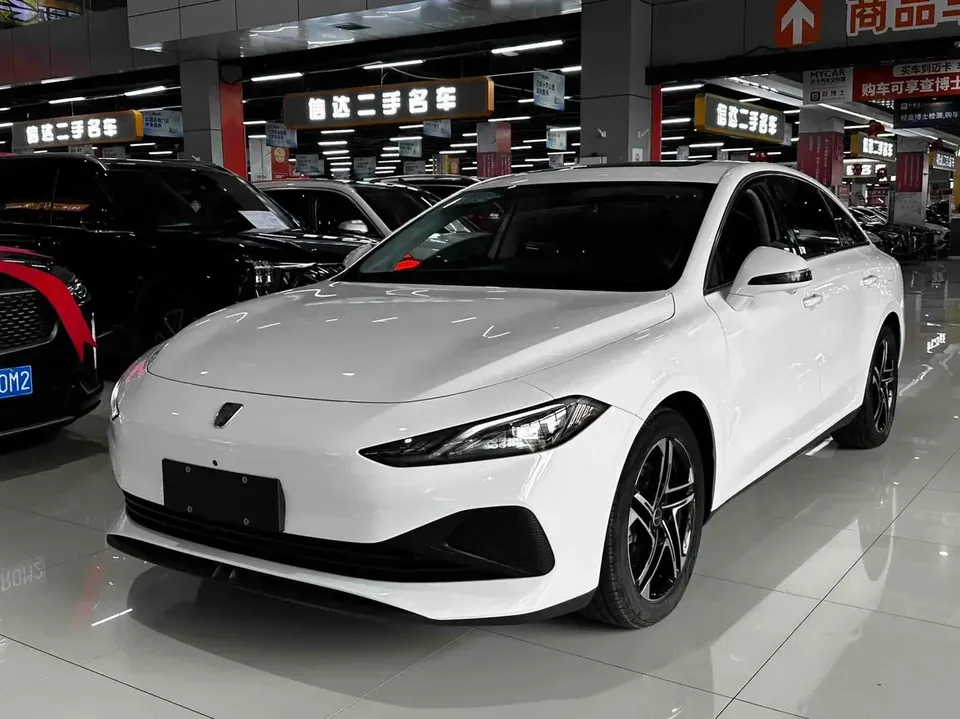 Roewe D7 DMH Roewe D7 DMH 2023 125 Beyond Edition 2024 — photo 1, buy with delivery to Moscow