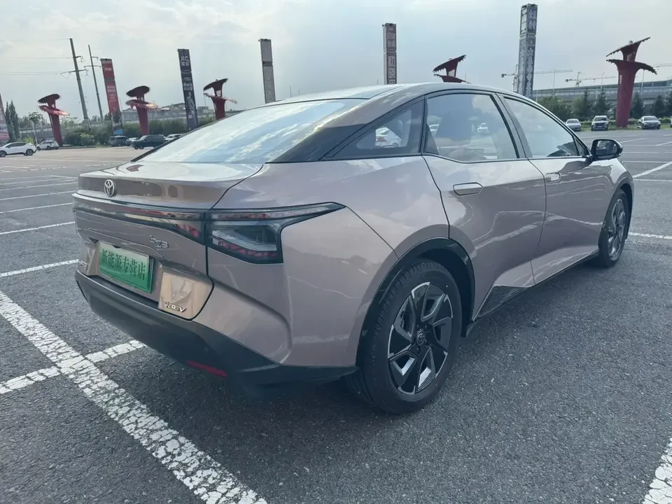 Toyota bZ3 Toyota bZ3 2023 Long battery life Premium 2023 — thumbnail 2