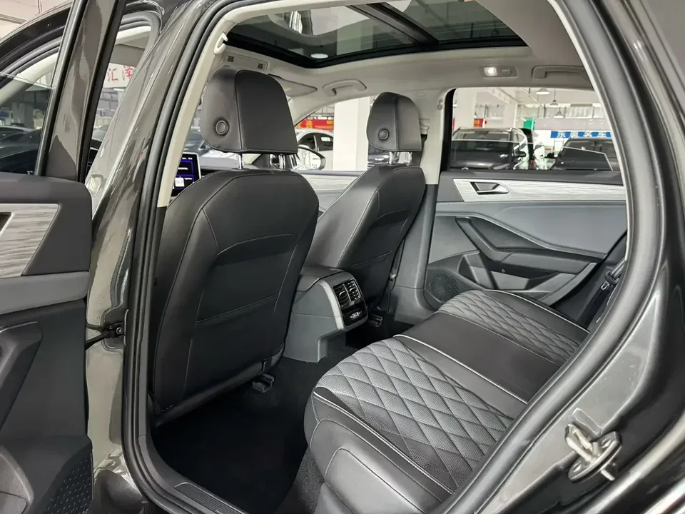 Volkswagen Sagitar Sagitar 2023 280TSI DSG Beyond Edition 2023 — thumbnail 3
