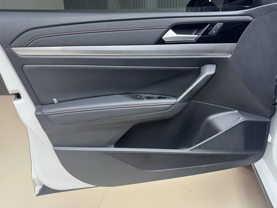 Volkswagen Lavida Lavida 2024 300TSI DSG Starry Sky Edition 2024 — thumbnail 3