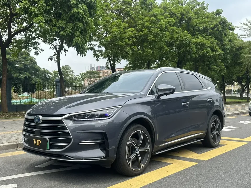 BYD Tang DM Tang DM 2021 DM-i 1.5T 112KM Premium Edition 2022 — photo 1, buy with delivery to Moscow