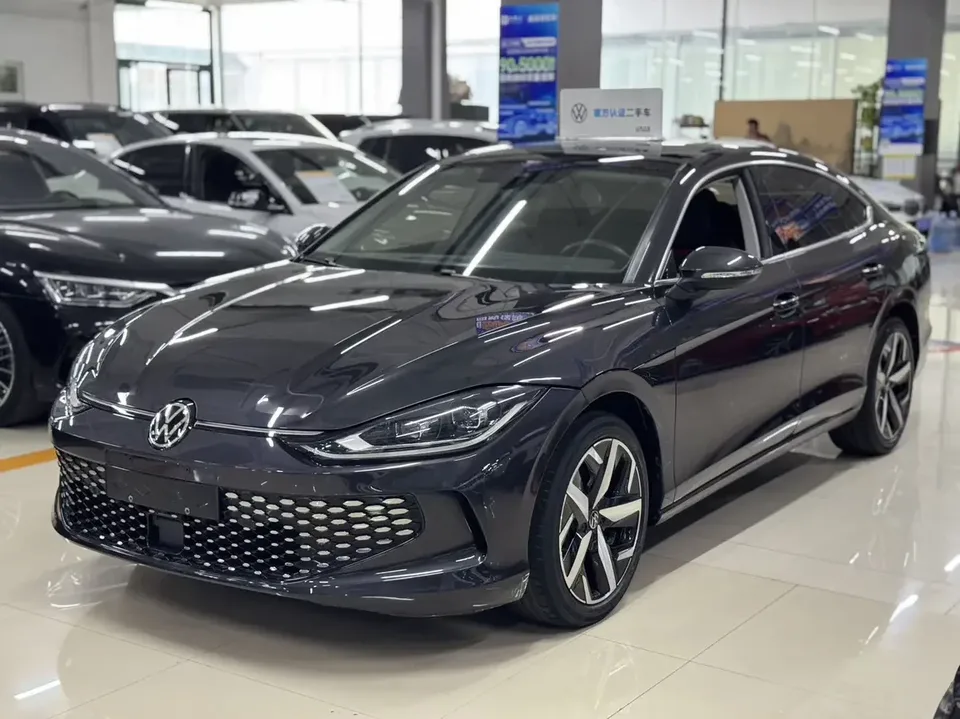 Volkswagen Lamando Lingdu 2022 Lingdu L 280TSI DSG Cool Edition 2022 — фото 1, купить с доставкой в Москву
