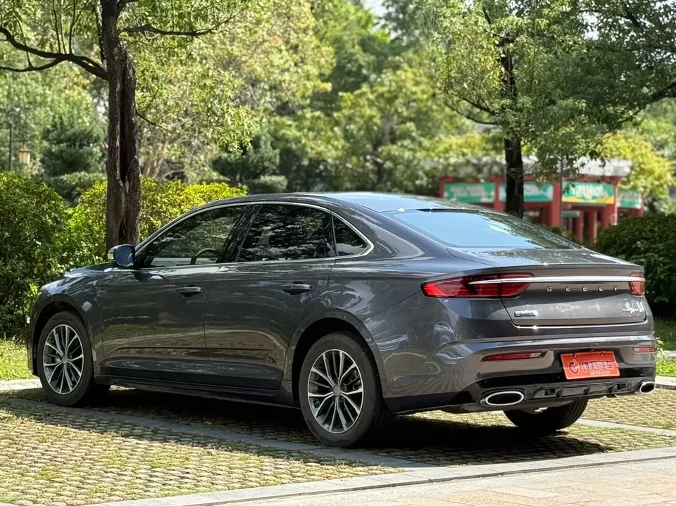 Geely Preface Xing Rui 2025 1.5T Dongfang Yao Fuyao Edition 2024 — thumbnail 2