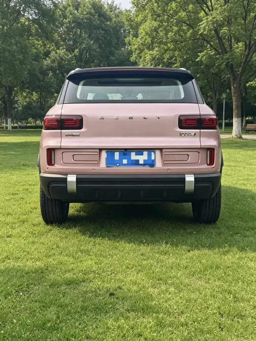 Geely ICON Geely ICON 2023 1.5TD Chocolate Edition 2024 — thumbnail 2