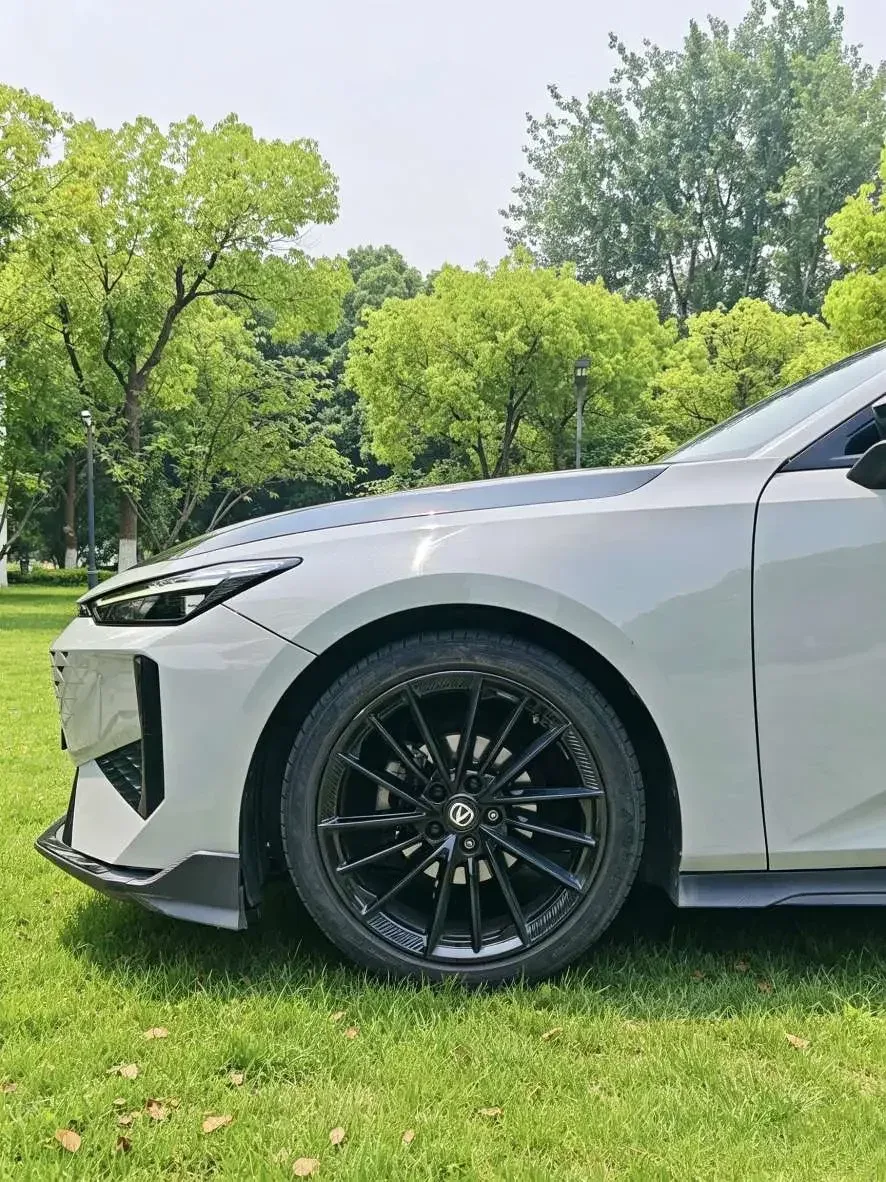 Changan UNI-V Changan UNI-V 2023 1.5T Premium 2024 — thumbnail 3