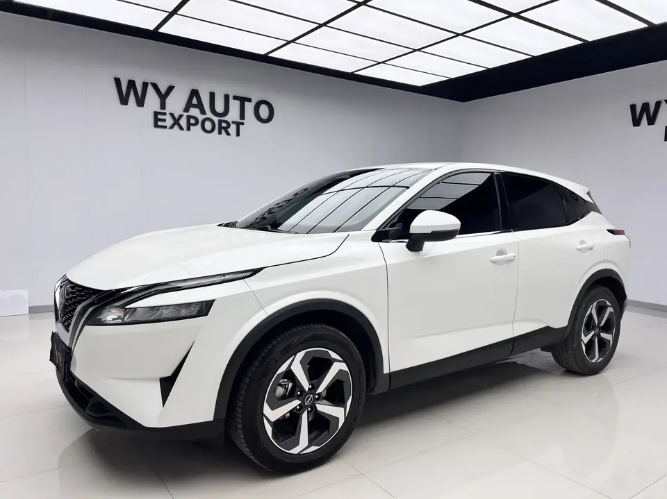 Nissan Qashqai Qashqai 2023 1.3T Deluxe Edition 2023 — photo 1, buy with delivery to Moscow