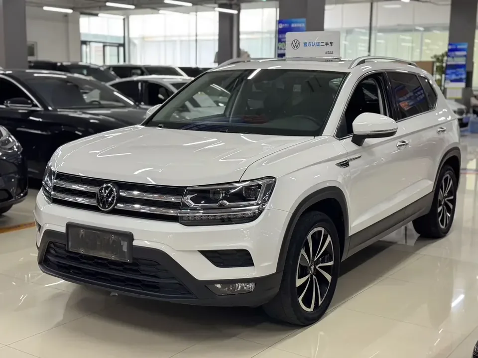 Volkswagen Tharu tuyue 2022 280TSI 2WD Deluxe Edition 2023 — photo 1, buy with delivery to Moscow
