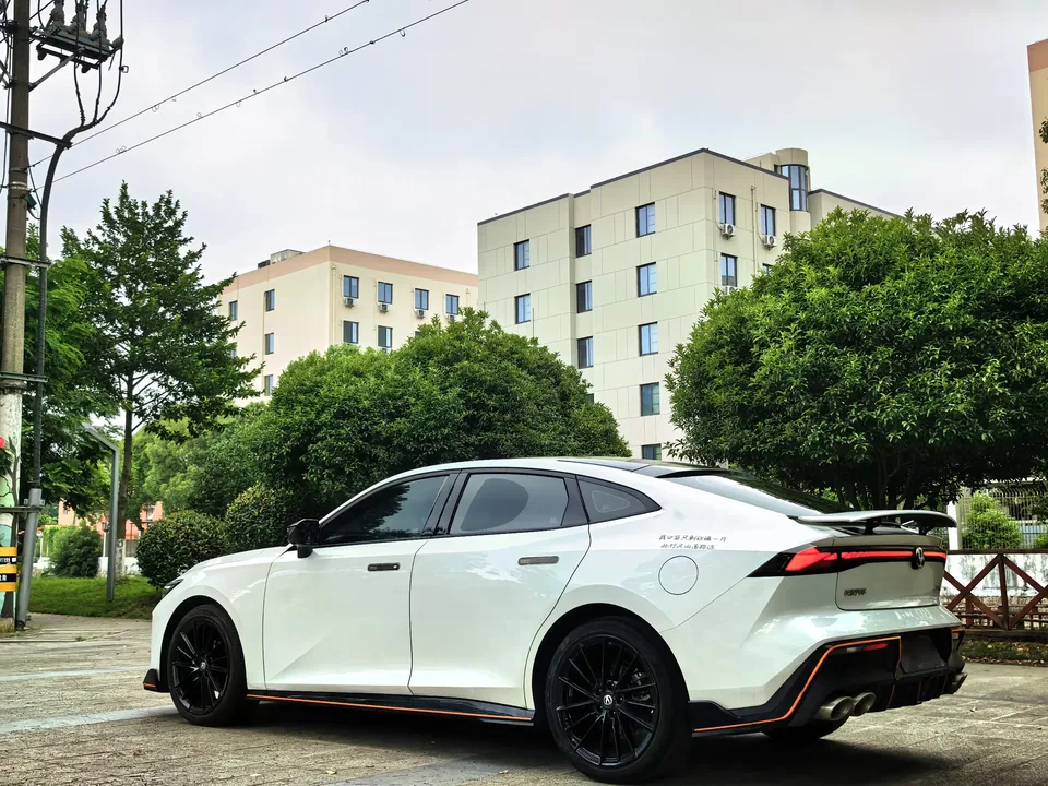 Changan UNI-V Changan UNI-V 2023 1.5T Sports Edition 2023 — thumbnail 2