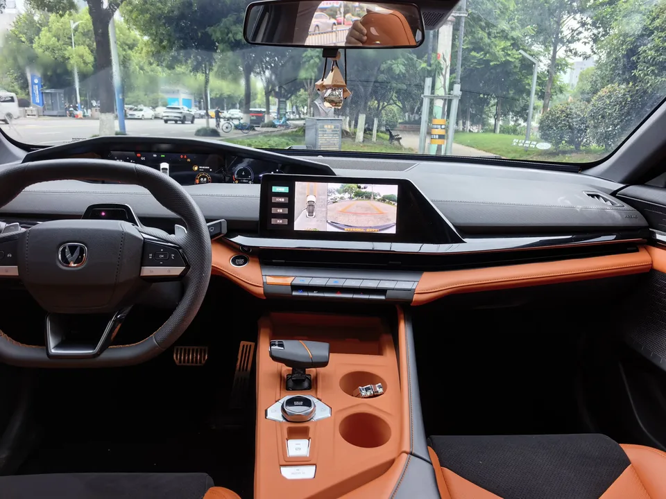 Changan UNI-V Changan UNI-V 2023 1.5T Sports Edition 2023 — thumbnail 3