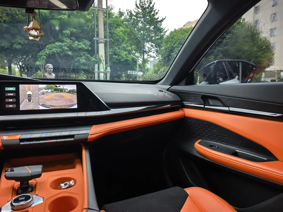 Changan UNI-V Changan UNI-V 2023 1.5T Sports Edition 2023 — thumbnail 4