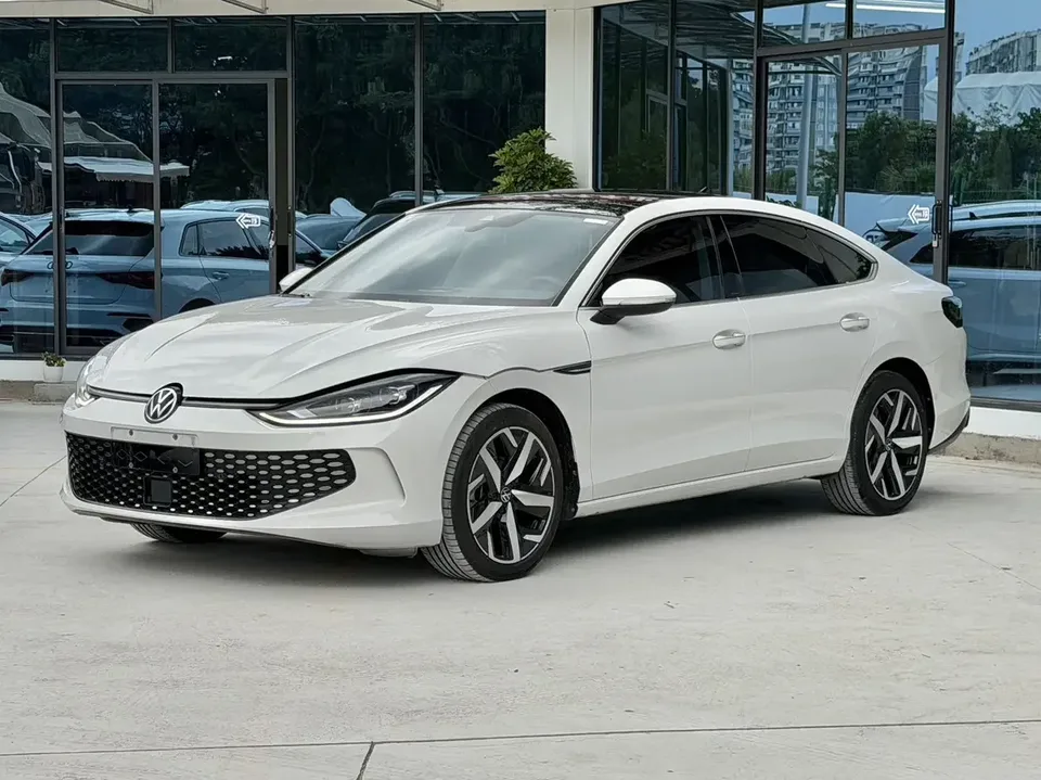 Volkswagen Lamando Lingdu 2022 Lingdu L 280TSI DSG Cool Edition 2022 — photo 1, buy with delivery to Moscow