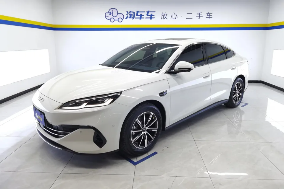 BYD Seal 06DM Seal 06DM 2025 DM-i 80KM Premium Edition 2025 — photo 1, buy with delivery to Moscow