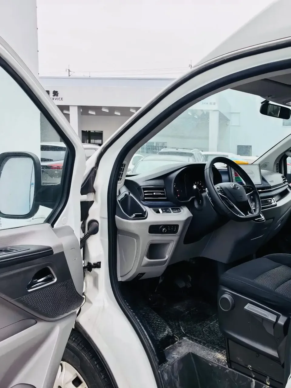 Datong Xintu V70 Xintu V70 2023 2.0T Diesel Automatic Elite Edition Long Axis Mid-Top 6/7 Seats 150Ps 2023 — thumbnail 2