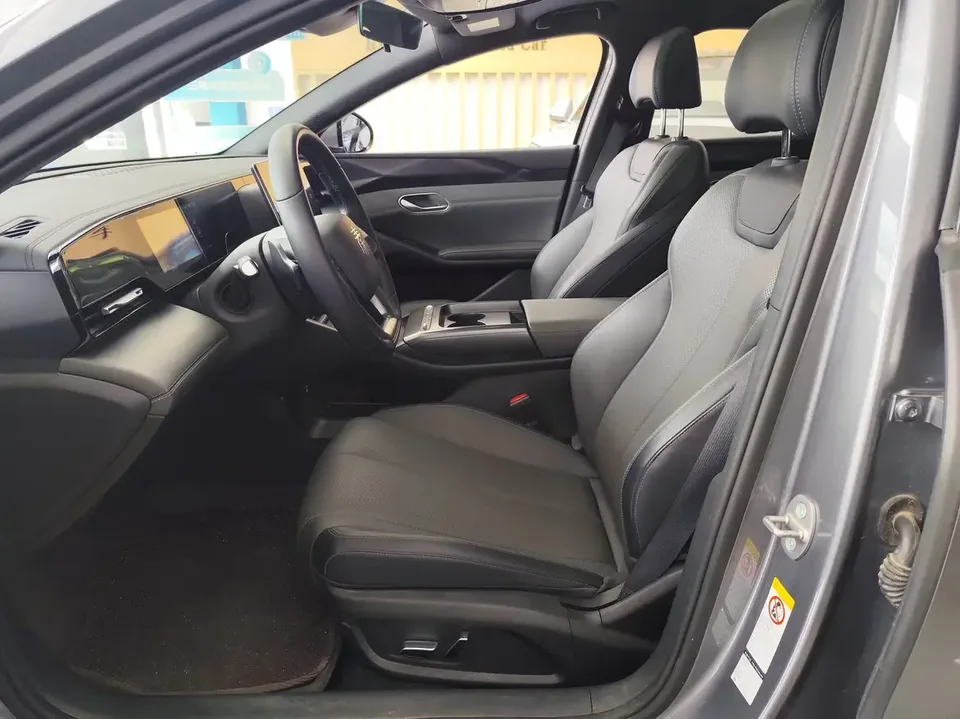 BYD Qin L EV Qin L EV 2025 470KM Leading Model 2025 — thumbnail 3