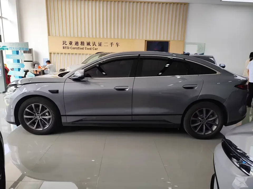 BYD Qin L EV Qin L EV 2025 470KM Leading Model 2025 — thumbnail 4