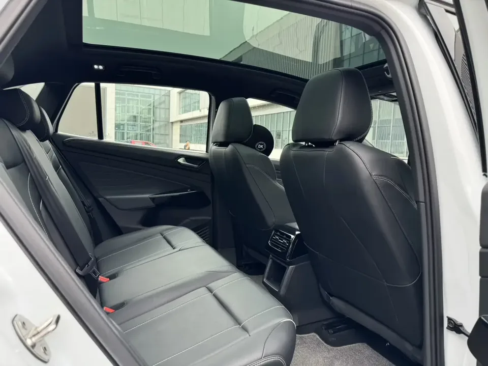 Volkswagen ID.4X ID.4X 2021 Pure version 2022 — thumbnail 4