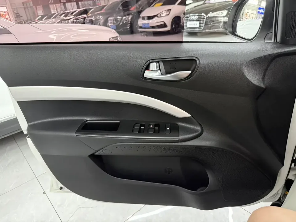 Kia KX1 Yipao 2021 1.4L CVT Fun Sunroof Model 2023 — миниатюра 3