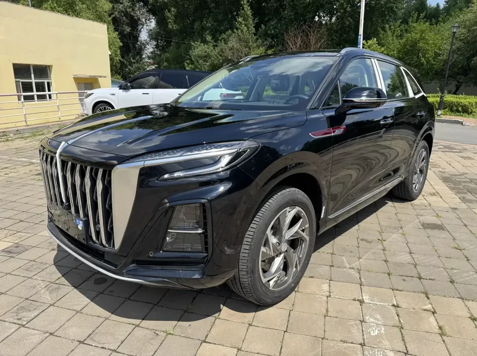 Hongqi HS3 PHEV Hongqi HS3 PHEV 2025 125km Jin is the 2 millionth commemorative edition 2026 — photo 1, buy with delivery to Moscow
