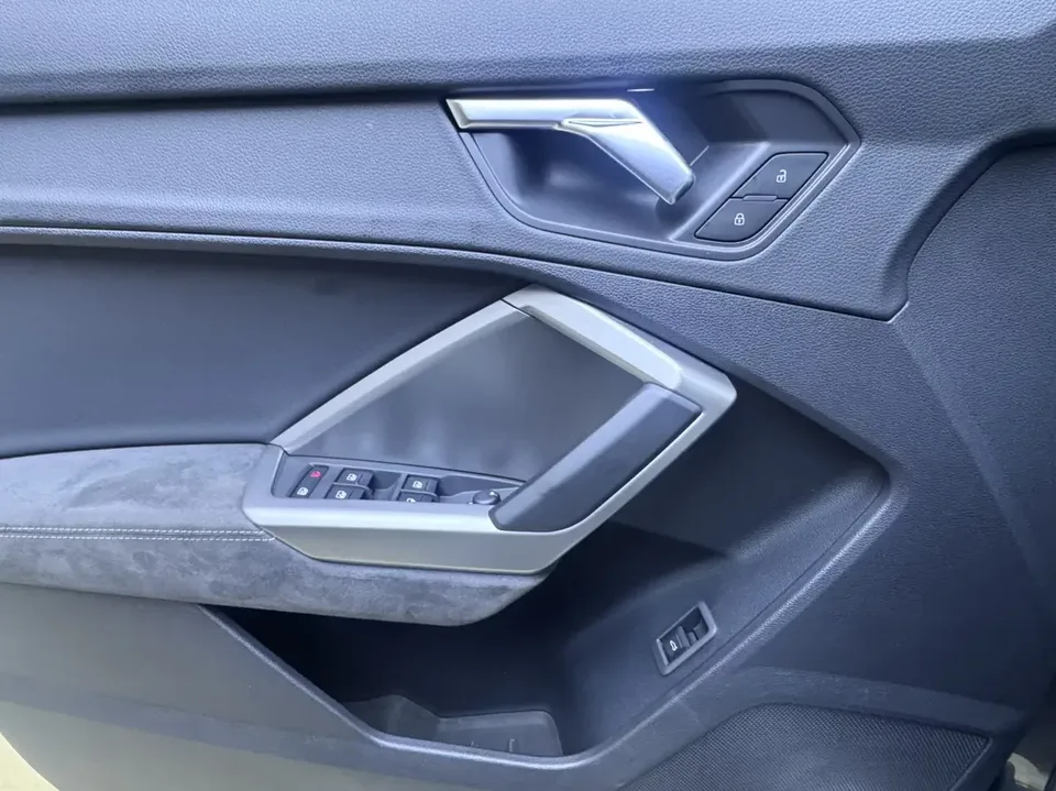 Audi Q3 Audi Q3 2023 35 TFSI Stylish Dynamic 2022 — thumbnail 3