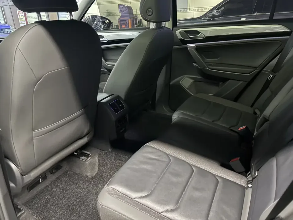 Volkswagen Tayron Tanyue 2022 330TSI 2WD Luxury Smart Edition 2022 — миниатюра 3