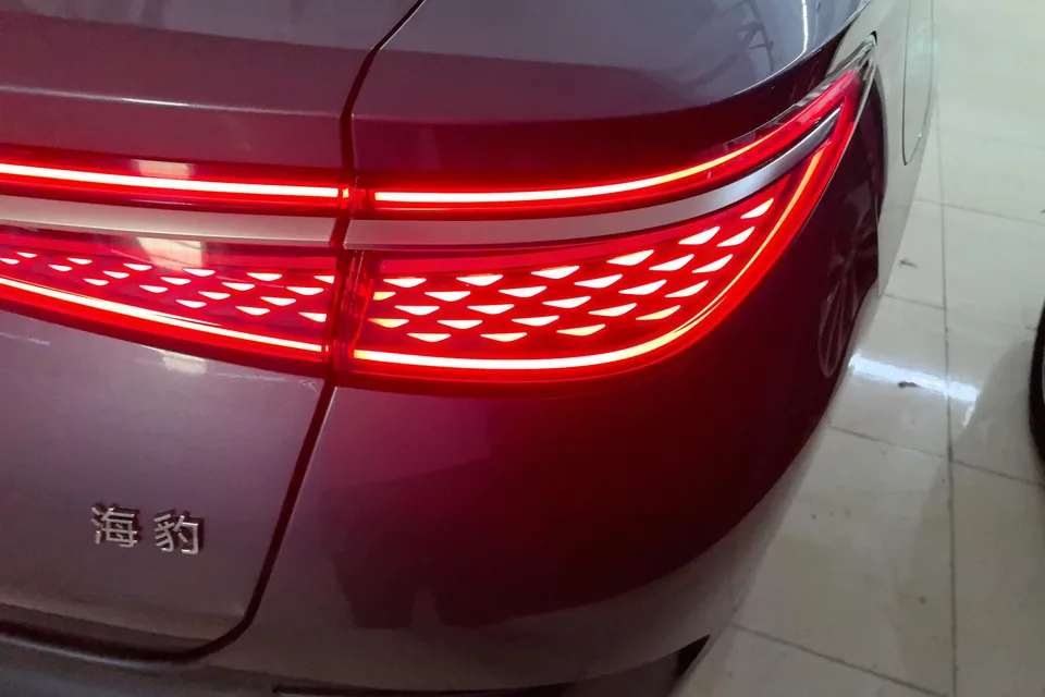 BYD Seal DM Seal DM 2023 DM-i 1.5L 121KM Luxury 2023 — thumbnail 2