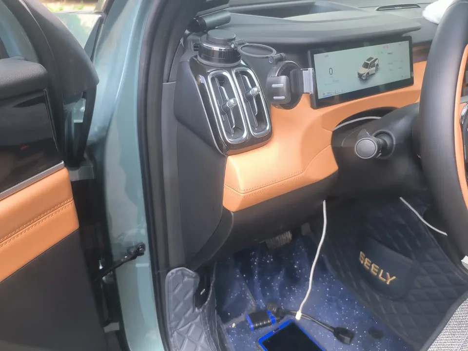 Geely Atlas L Boyue L 2025 The fourth generation 1.5TD DCT Jinxiu 2026 — миниатюра 4