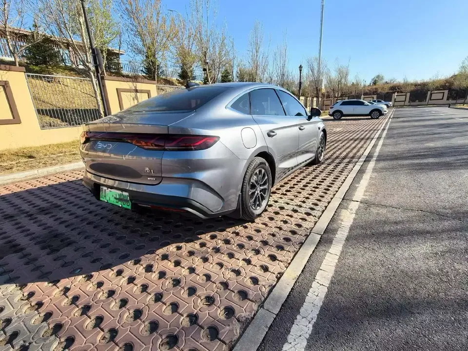 BYD Qin L DM Qin L DM 2025 DM-i 80KM Intelligent Driving Edition 2025 — thumbnail 2