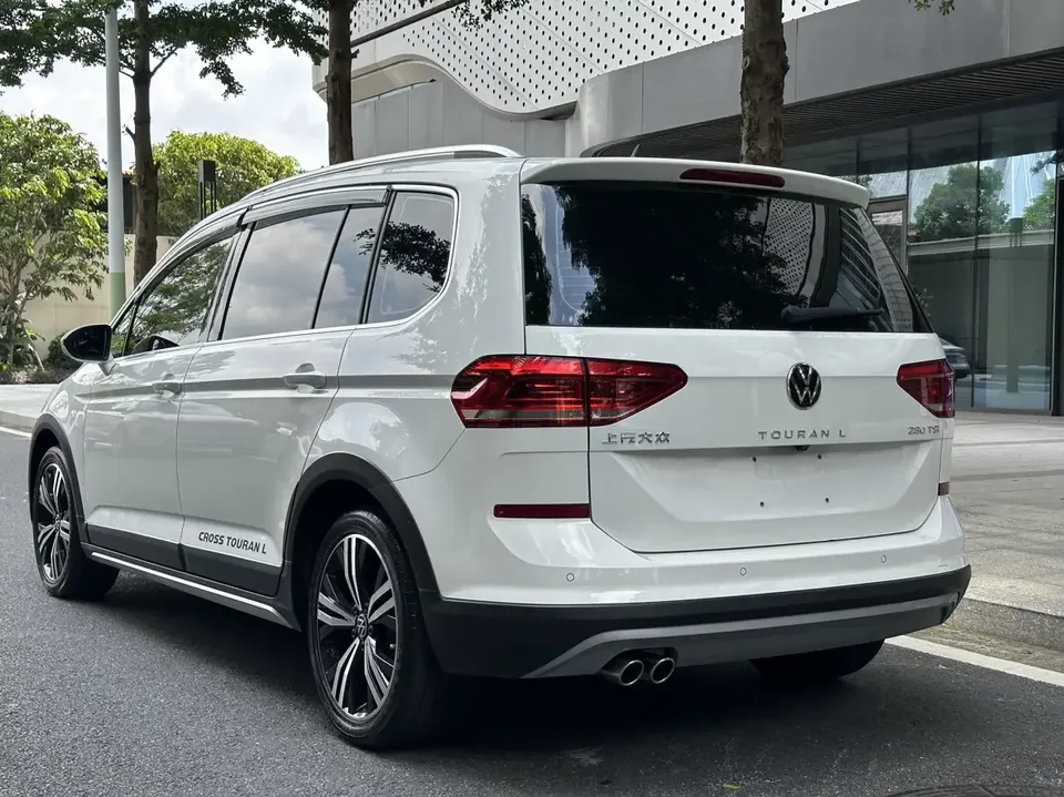 Volkswagen Touran L Touran L 2021 280TSI DSG 7-seater 2022 — thumbnail 2