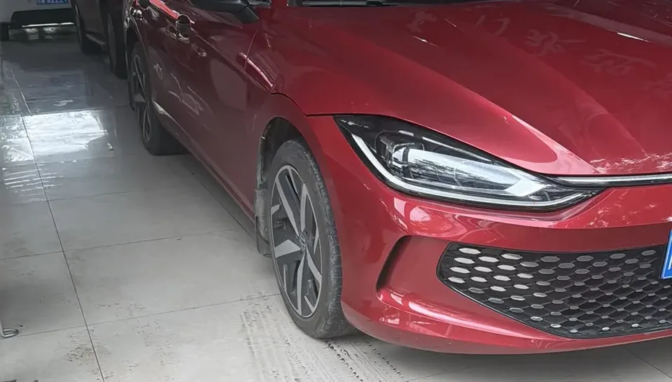 Volkswagen Lamando Lingdu 2022 Lingdu L 280TSI DSG Hot Edition 2023 — thumbnail 3