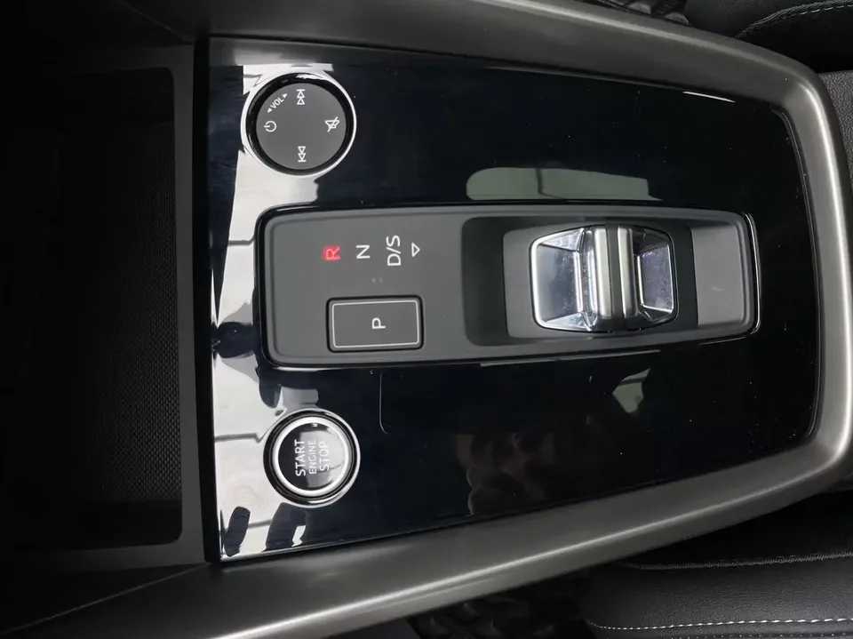 Audi A3 Audi A3 2023 A3L Limousine 35 TFSI facelift: stylish and sporty 2023 — thumbnail 3