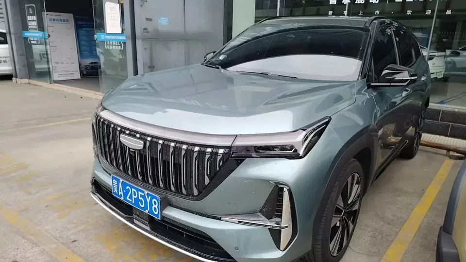 Geely Atlas L Boyue L 2025 The fourth generation 1.5TD DCT Jinxiu 2025 — thumbnail 3