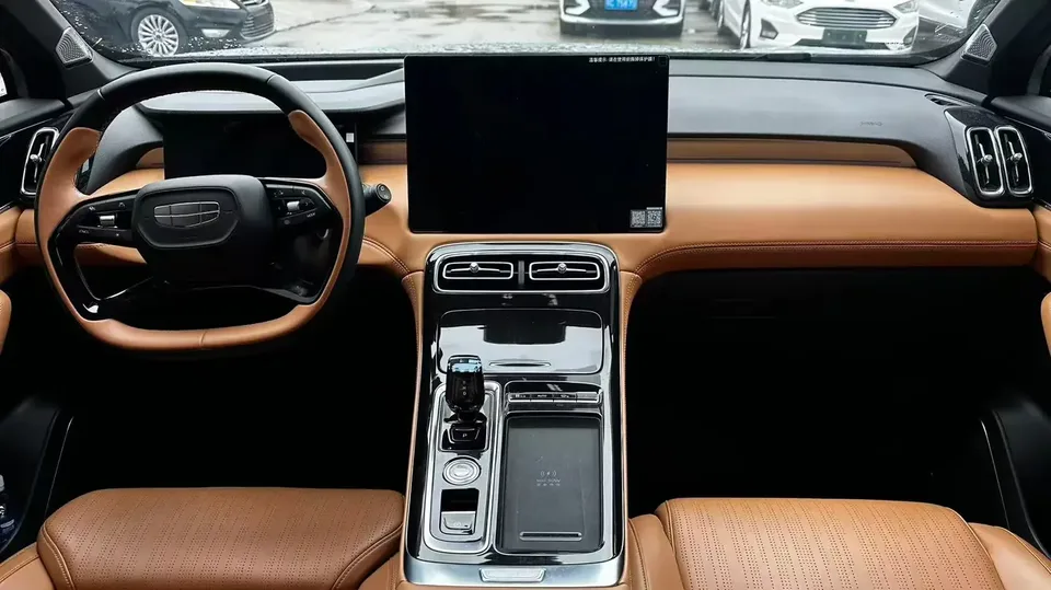 Geely Atlas L Boyue L 2025 The fourth generation 1.5TD DCT Jinxiu 2025 — thumbnail 5