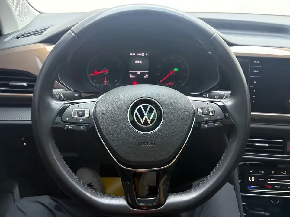 Volkswagen Tharu tuyue 2021 280TSI 2WD Luxury Edition PLUS 2022 — thumbnail 4