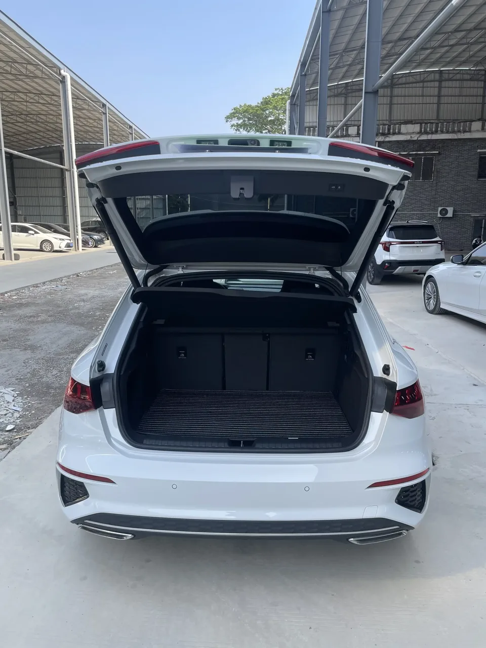 Audi A3 Audi A3 2023 Sportback 35 TFSI Stylish and sporty 2023 — thumbnail 5