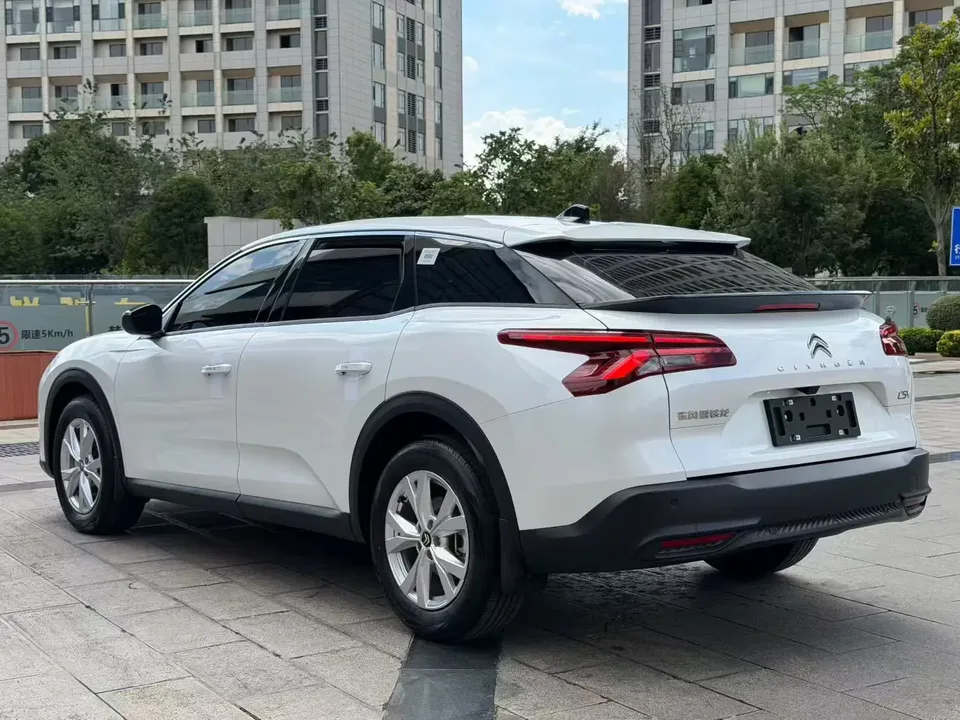 Citroen Versailles C5 X Versailles C5 X 2025 Overseas Edition 2025 — миниатюра 2