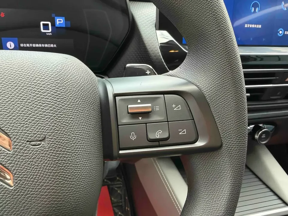 Citroen Versailles C5 X Versailles C5 X 2025 Overseas Edition 2025 — миниатюра 3