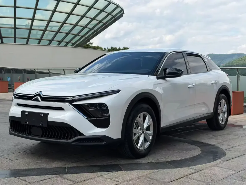 Citroen Versailles C5 X Versailles C5 X 2025 Overseas Edition 2025 — фото 1, купить с доставкой в Москву