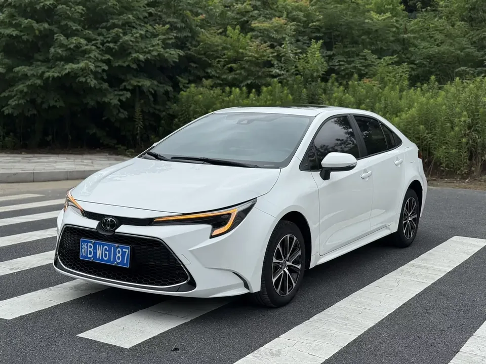 Toyota Levin Lei Ling 2023 185T Deluxe 2023 — photo 1, buy with delivery to Moscow