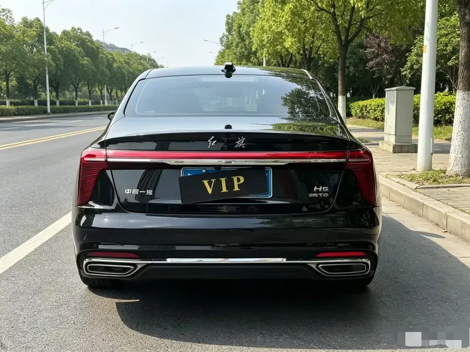 Hongqi H5 Hongqi H5 2023 1.5T DCT Zhilian Qiyue Edition 2023 — thumbnail 2