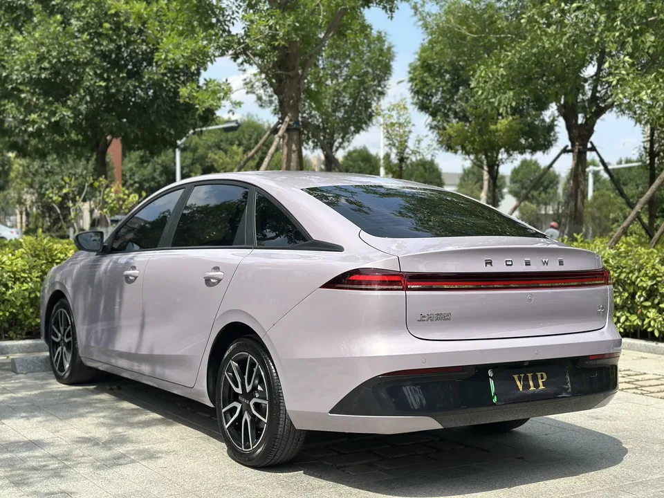 Roewe D6 Roewe D6 2025 450km Premium Edition 2025 — thumbnail 4