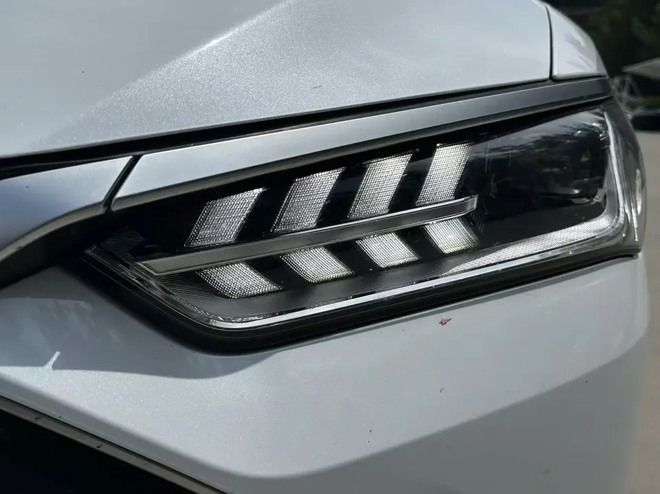 BYD Qin PLUS DM Qin PLUS DM 2024 Honor Edition DM-i 120KM Leading Edition 2024 — thumbnail 3