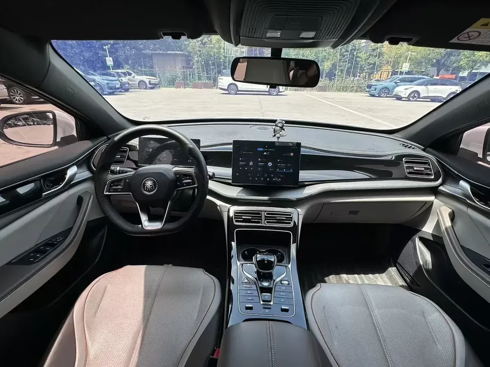 BYD Qin PLUS DM Qin PLUS DM 2024 Honor Edition DM-i 120KM Leading Edition 2024 — thumbnail 4