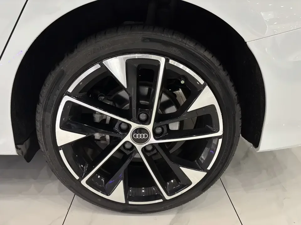Audi A3 Audi A3 2022 Sportback 35 TFSI Stylish and sporty 2022 — thumbnail 3